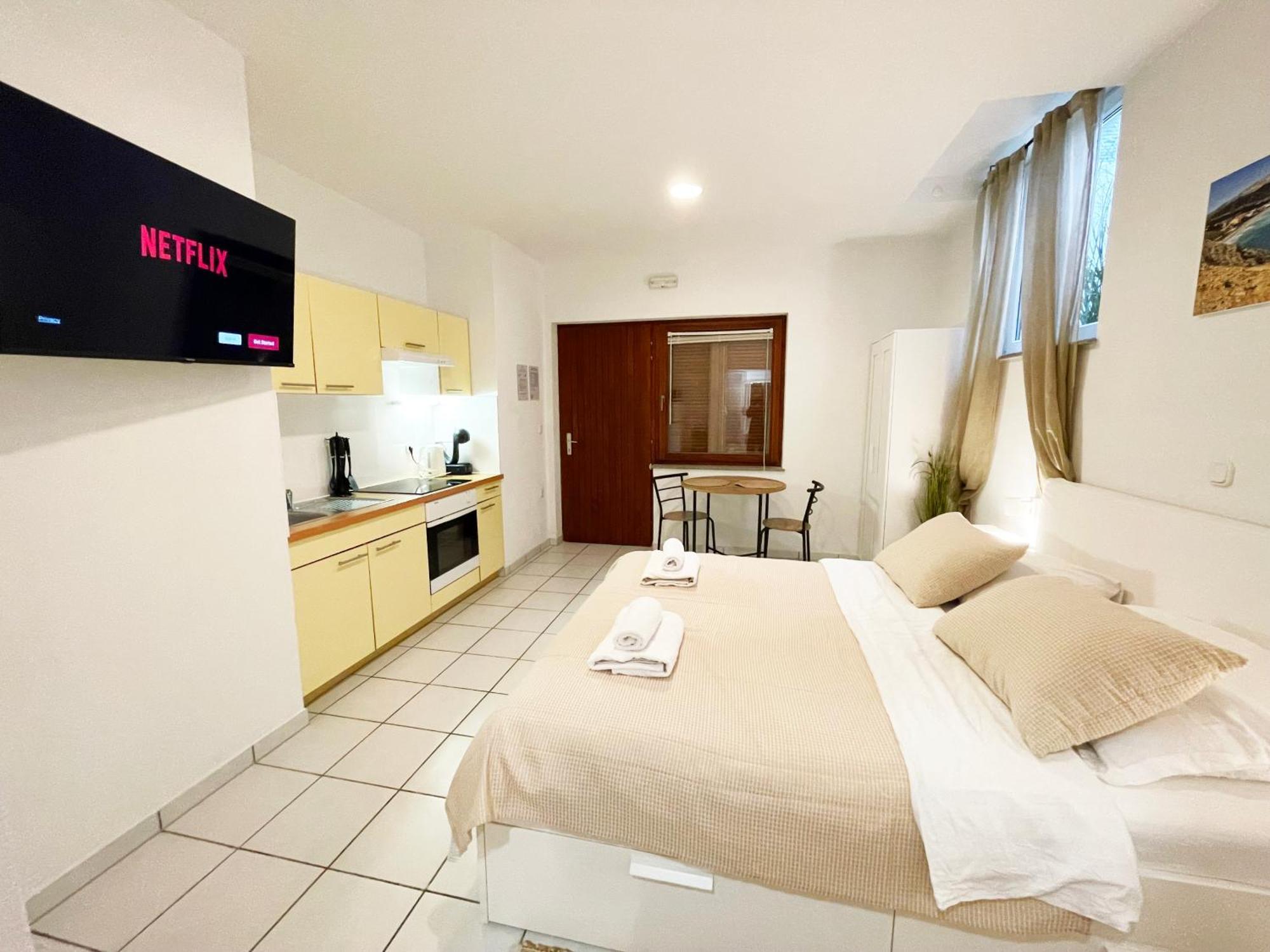 Apartments Monika Bed&Breakfast 145 *